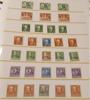 Samling x/xx 1932-65 i äldre visiralbum. Mest ostämplat med fina ex av 5 kr slottet på tonat resp vitt papper och de flesta bättre serier därefter. Högt kv.