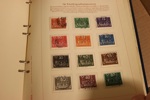 Fräsch samling stämplat 4 sk bco-1960 i två trevliga Estett-album (blad till 1971). Innehåller flera vapentyp och ringtyp inkl en del vackra stämplar, men utan de dyrare valörerna. På 1900-talet f...