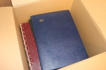 Parti finska xx 4-block 1900-tal i två insticksböcker. Dessutom medföljer enklare stpl samling Norge och några arkdelar Sverige. Dessutom Nästan tomt Estett-album Finland 1856-1971 och tjockt HV-a...